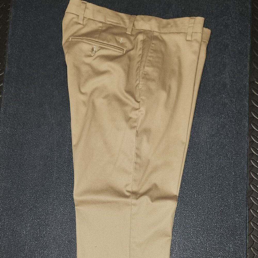 Mens dockers 36x30  khaki dress pants straight fit